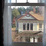 James Bay Inn Hotel, Suites & Cottage