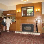 James Bay Inn Hotel, Suites & Cottage