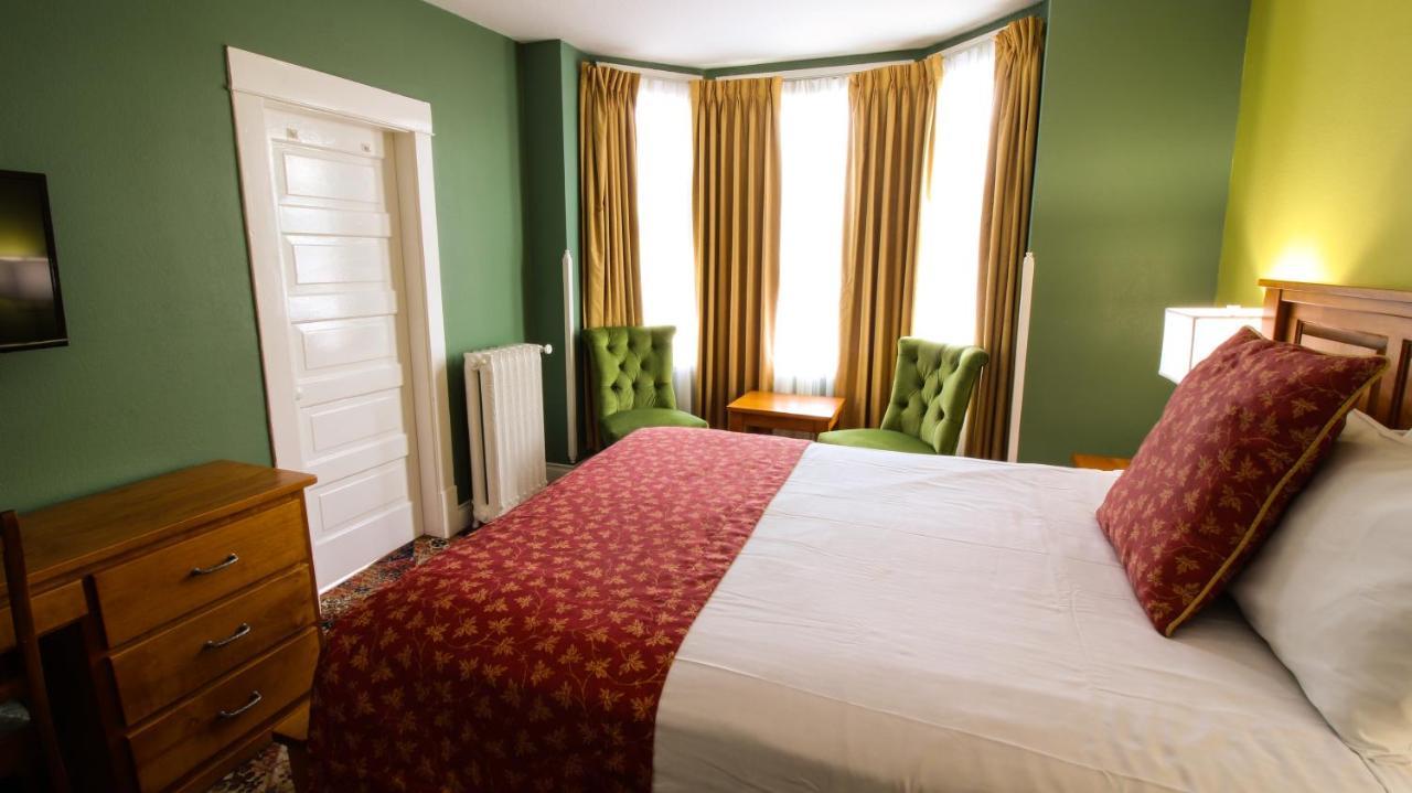 Hotel Bay Hotel, & 3*