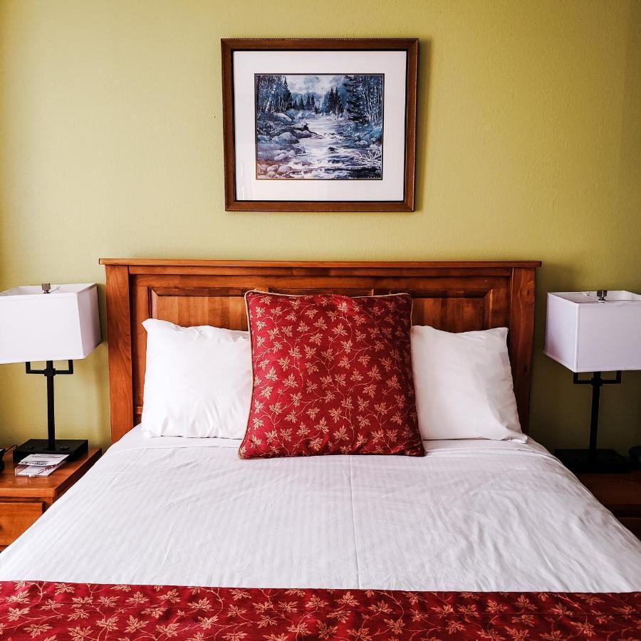 Bay Hotel, & 3* Victoria