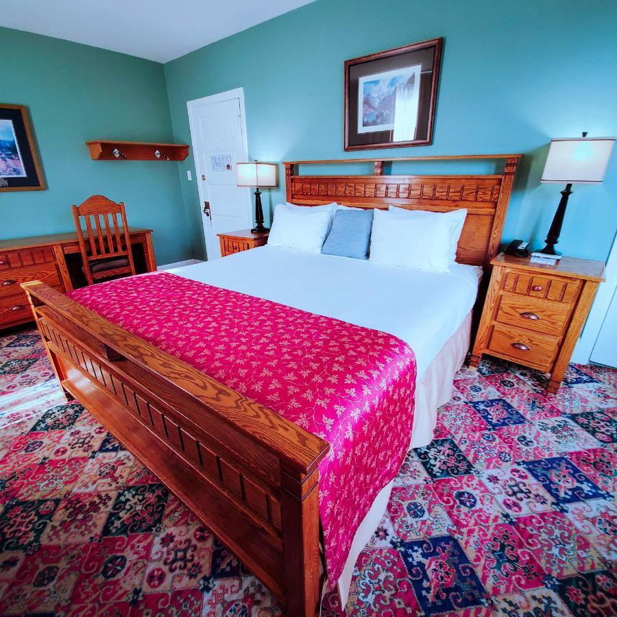 Hotel Bay Hotel, & Victoria