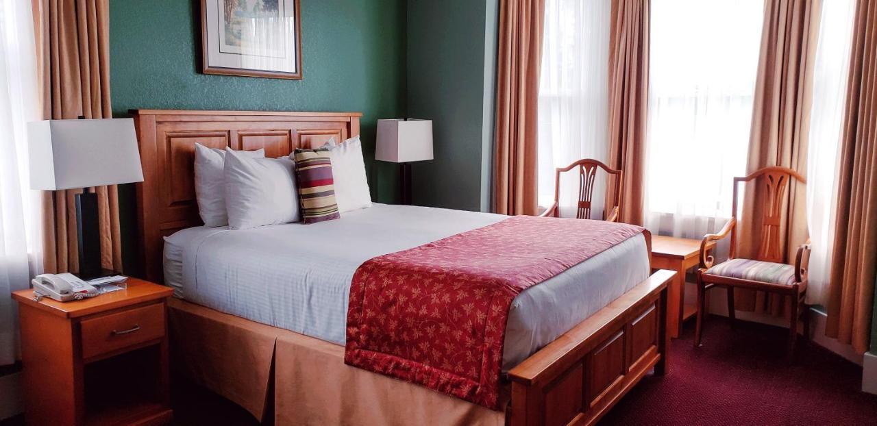 Bay Hotel, &