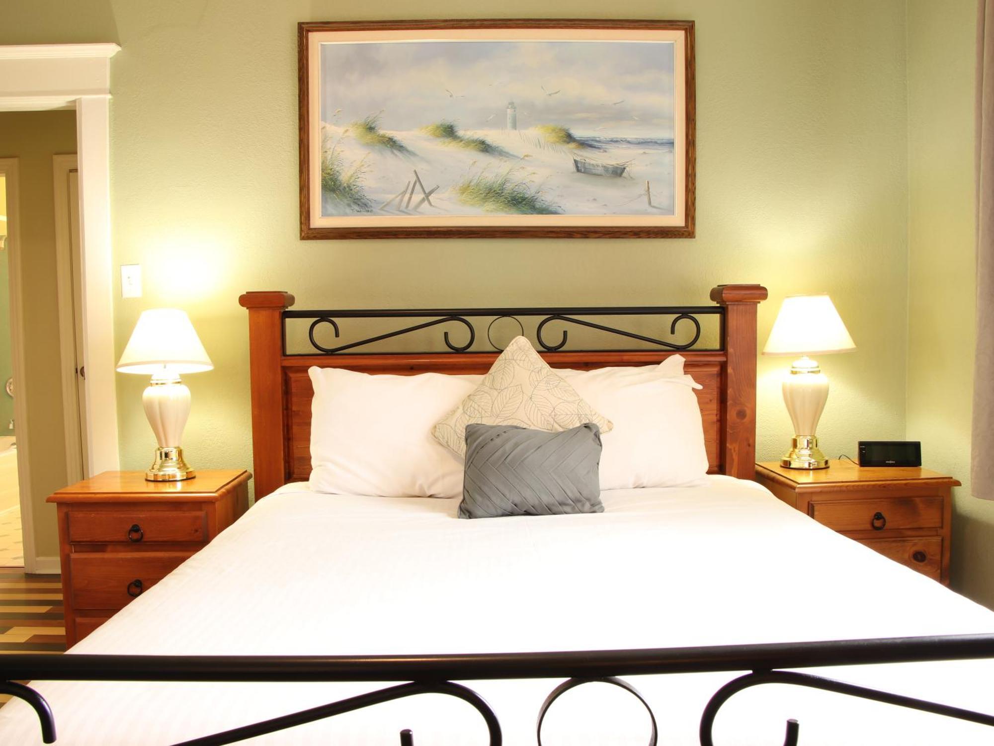 Bay Hotel, & Hotel Victoria