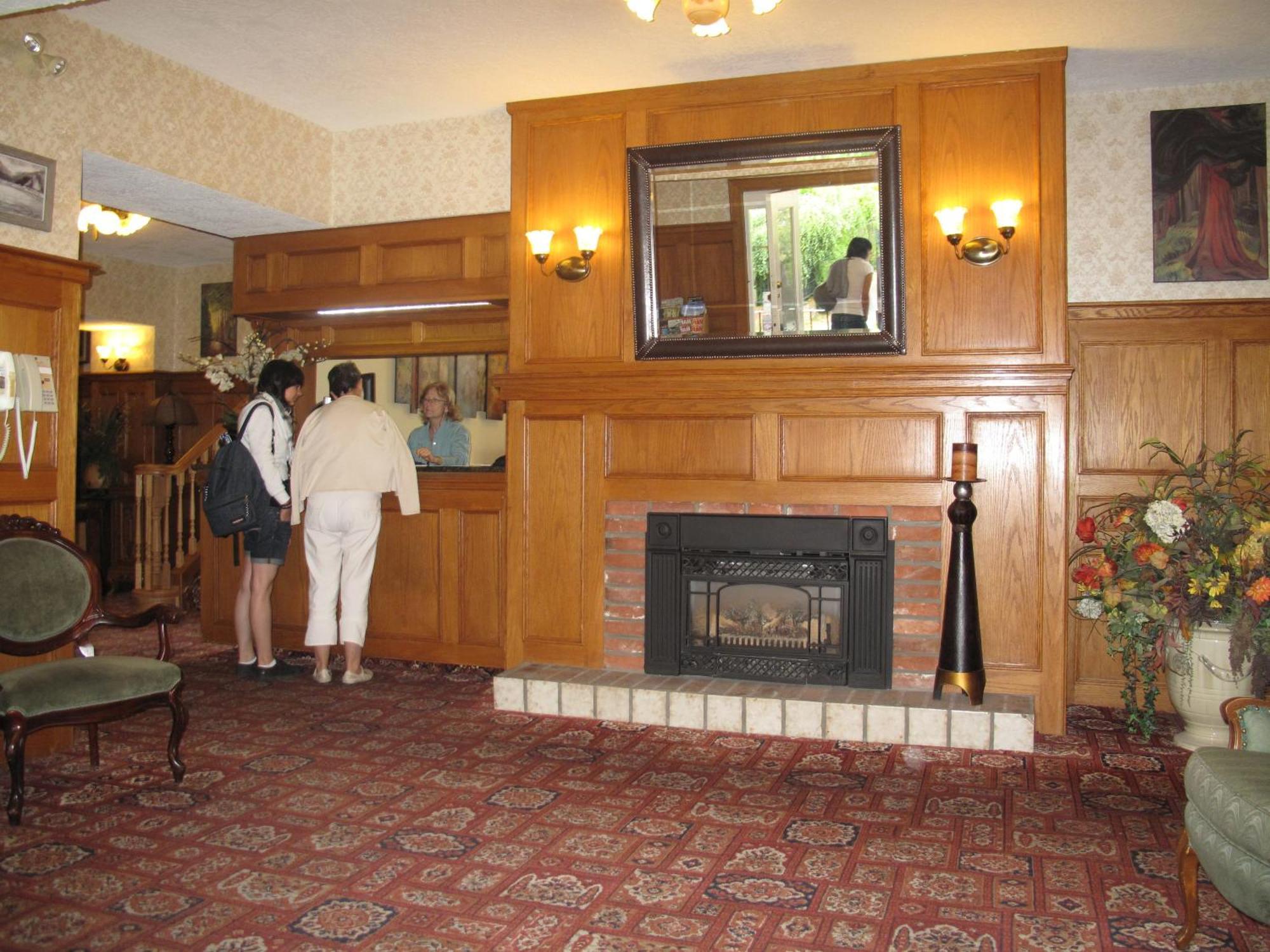 Bay Hotel, & Hotel Victoria